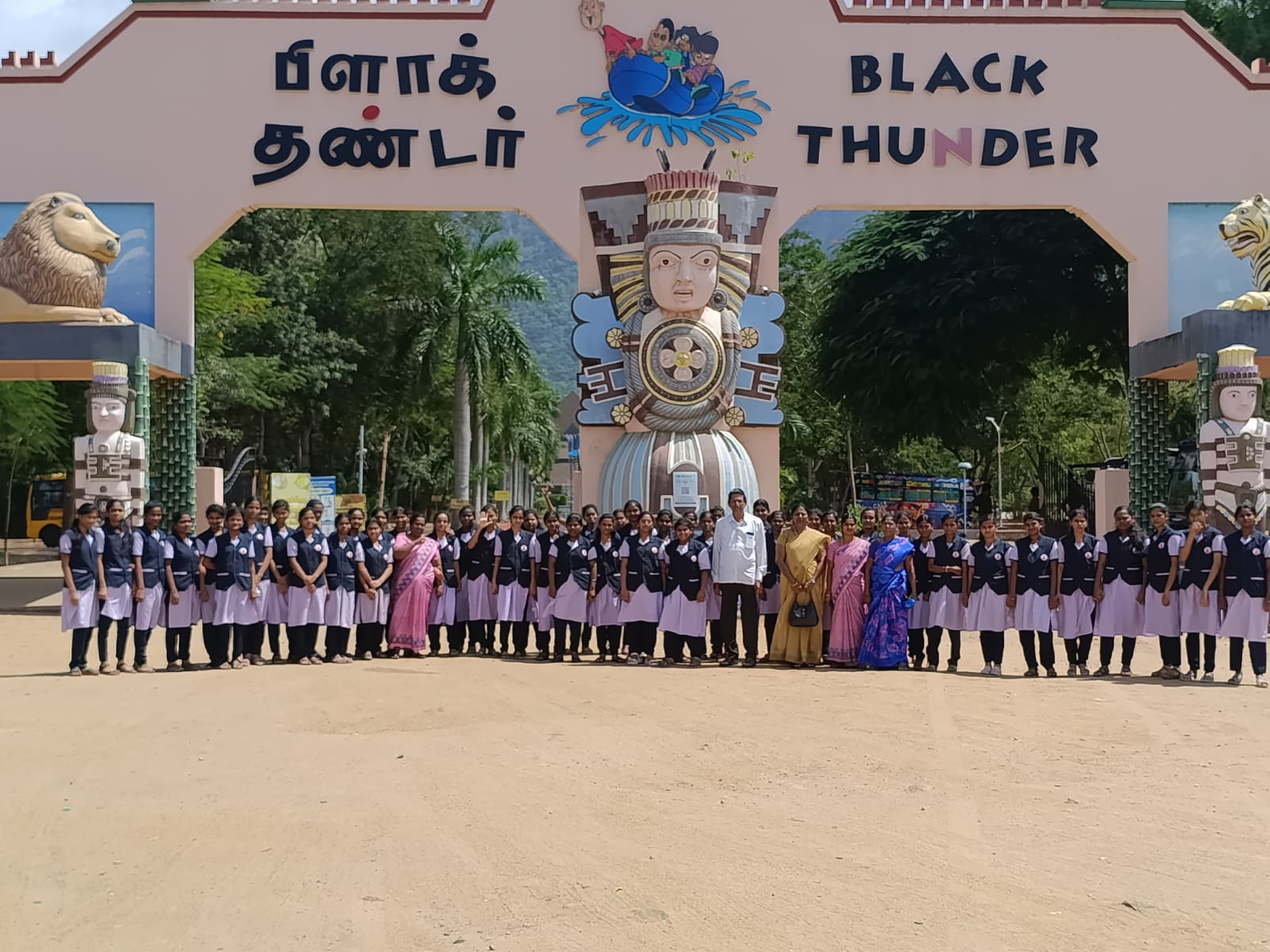 Students and teachers at Black Thunder during the educational tour